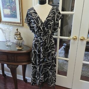 DKNY Black and White Pattern Wrap Midi Dress Short Sleeve Tie Belt size 14 EUC